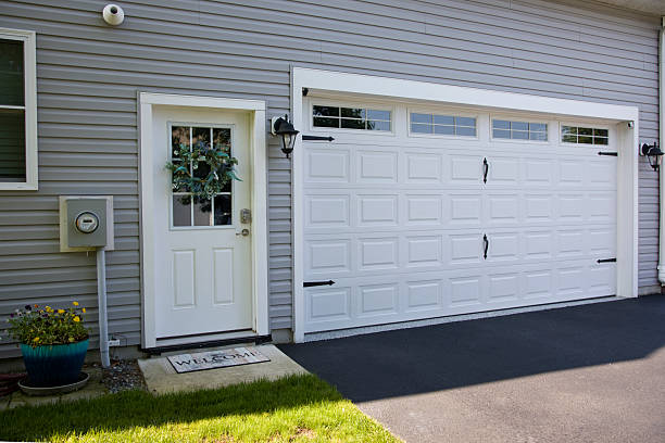 24/7 Emergency Garage Door Panel Replacement experts in Island County County, WA